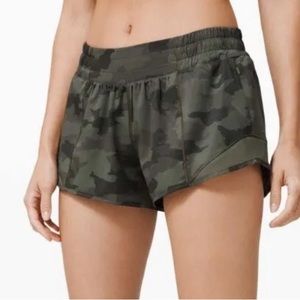 Lululemon Green Camo Hotty Hot Shorts Low Rise Size 2